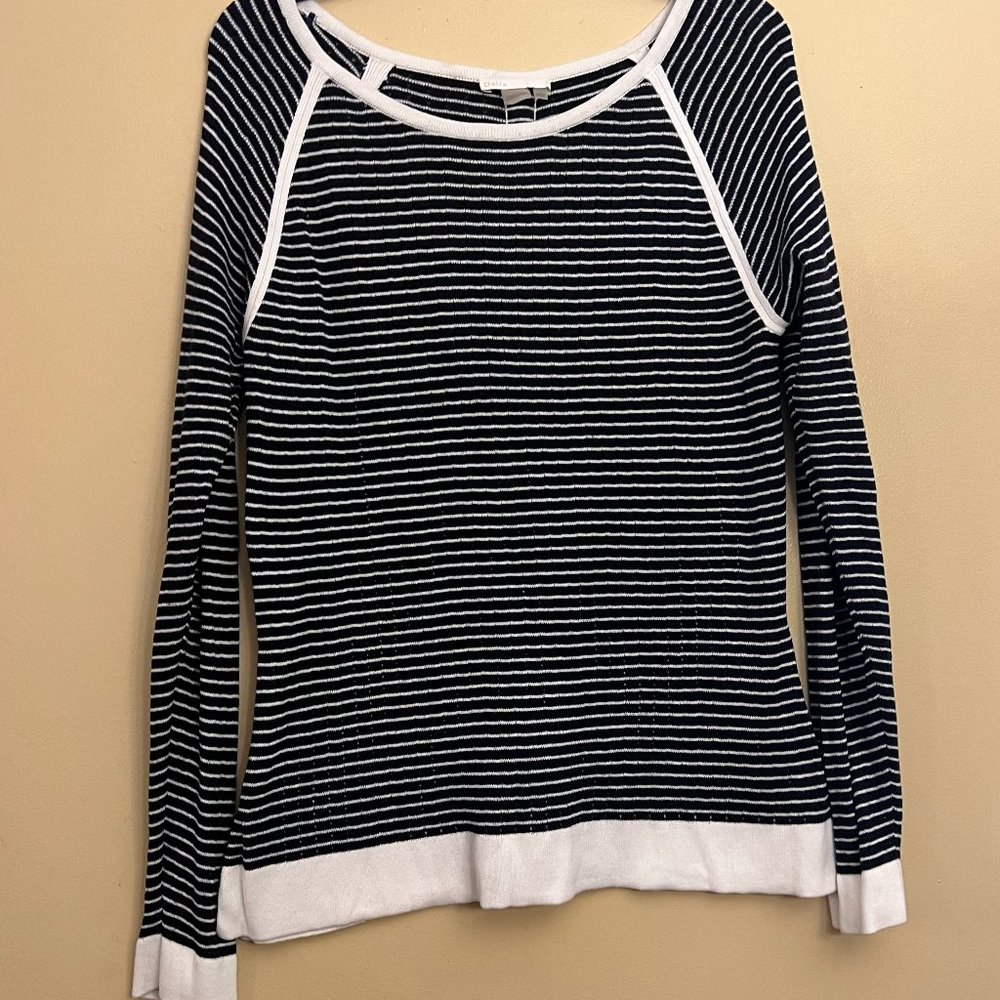 Dalia Women's Lightweight Blue and white stripe sweater, Size M